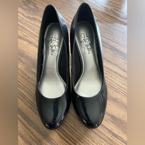 NWOT Black Life Stride pumps